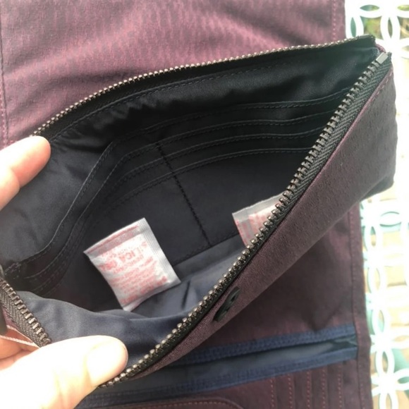Lululemon Test of Time Travel Wallet - PLAA - Picture 5 of 6